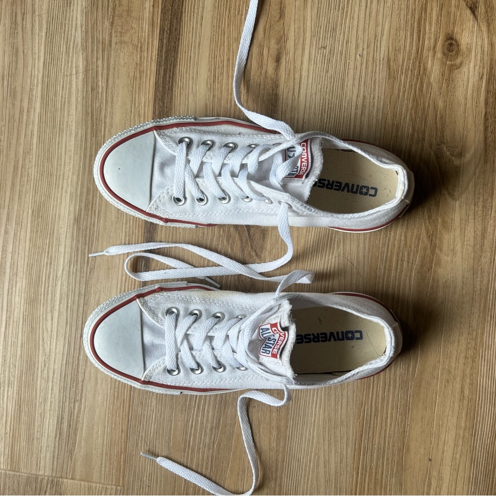 Converse Women’s size 7